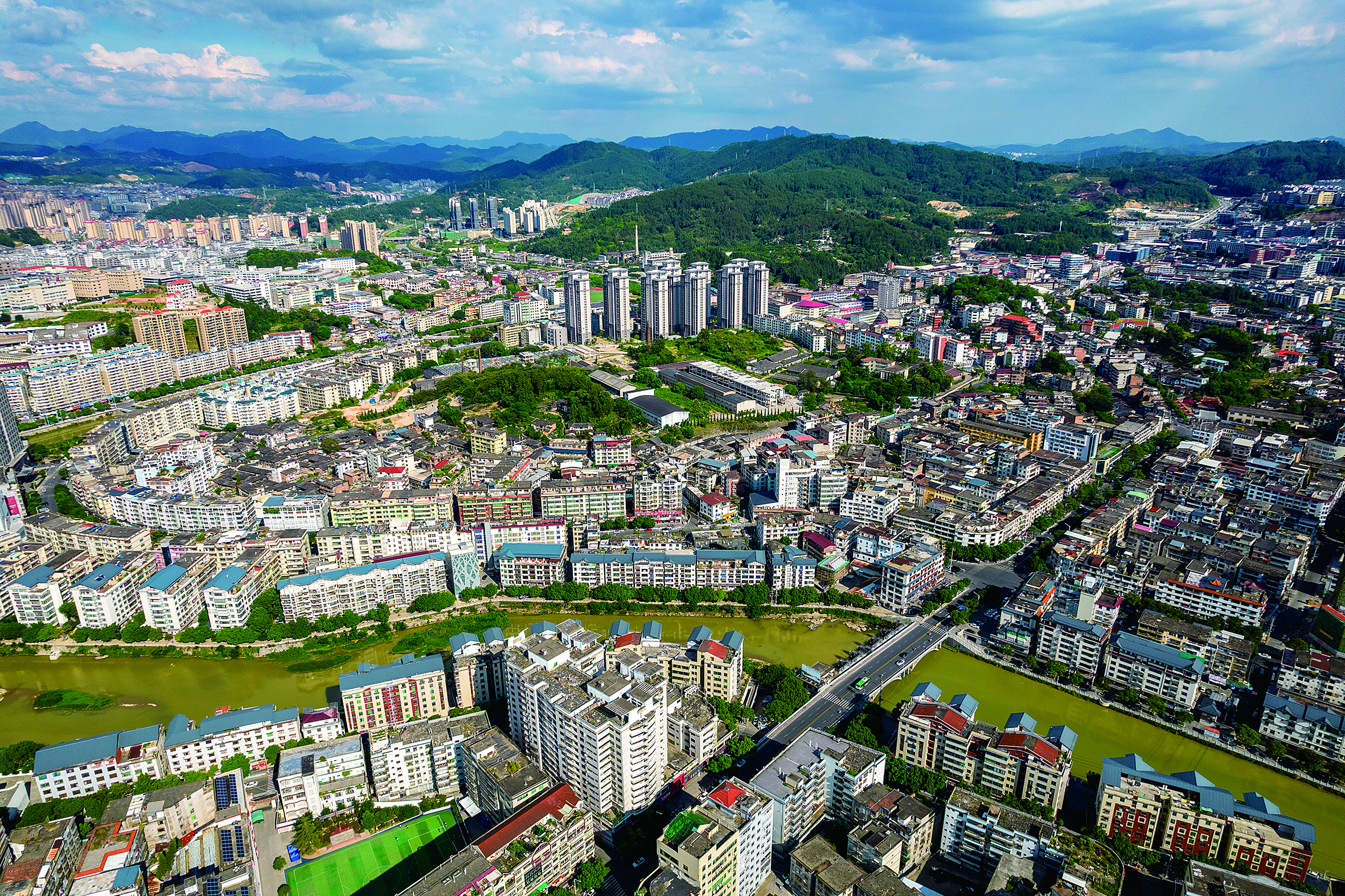 城区大景图（许华森 摄）.jpg
